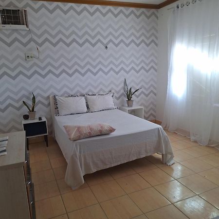 Quarto Triplo Com Banheiro Em Pousada E Restaurante Μανάους Εξωτερικό φωτογραφία